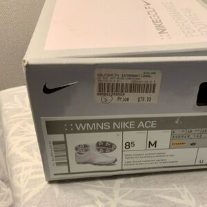 BRAND NEW - Nike Ace White/rose/Checkham womens golf shoes size 8.5!!